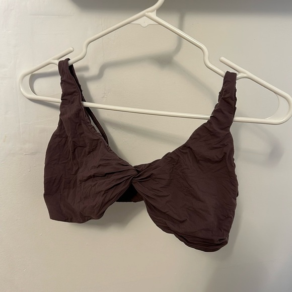 Skims Purple Fits Everybody Skimpy Scoop Bralette - Picture 2 of 3
